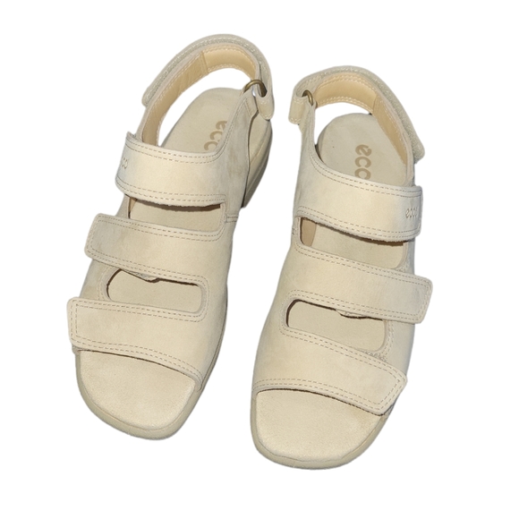 ECCO 3 Strap Sandal in color Sand sz 37 - 6 or 6.5 - Picture 2 of 9